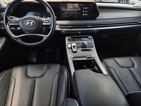 Used 2023 Hyundai Palisade SEL w/ Winter Package FWD image 8