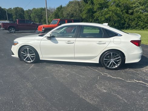 Used 2024 Honda Civic Touring image 7