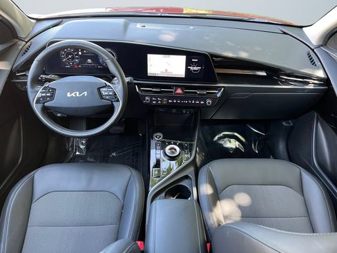 Used 2023 Kia Niro Wind w/ Wind Preserve Package FWD image 10