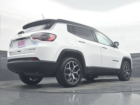 Used 2025 Jeep Compass Limited AWD/4WD image 33