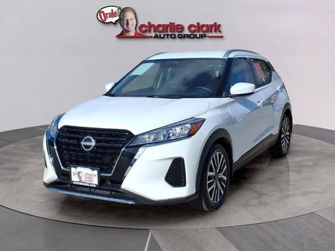 Certified 2024 Nissan Kicks SV FWD image 1