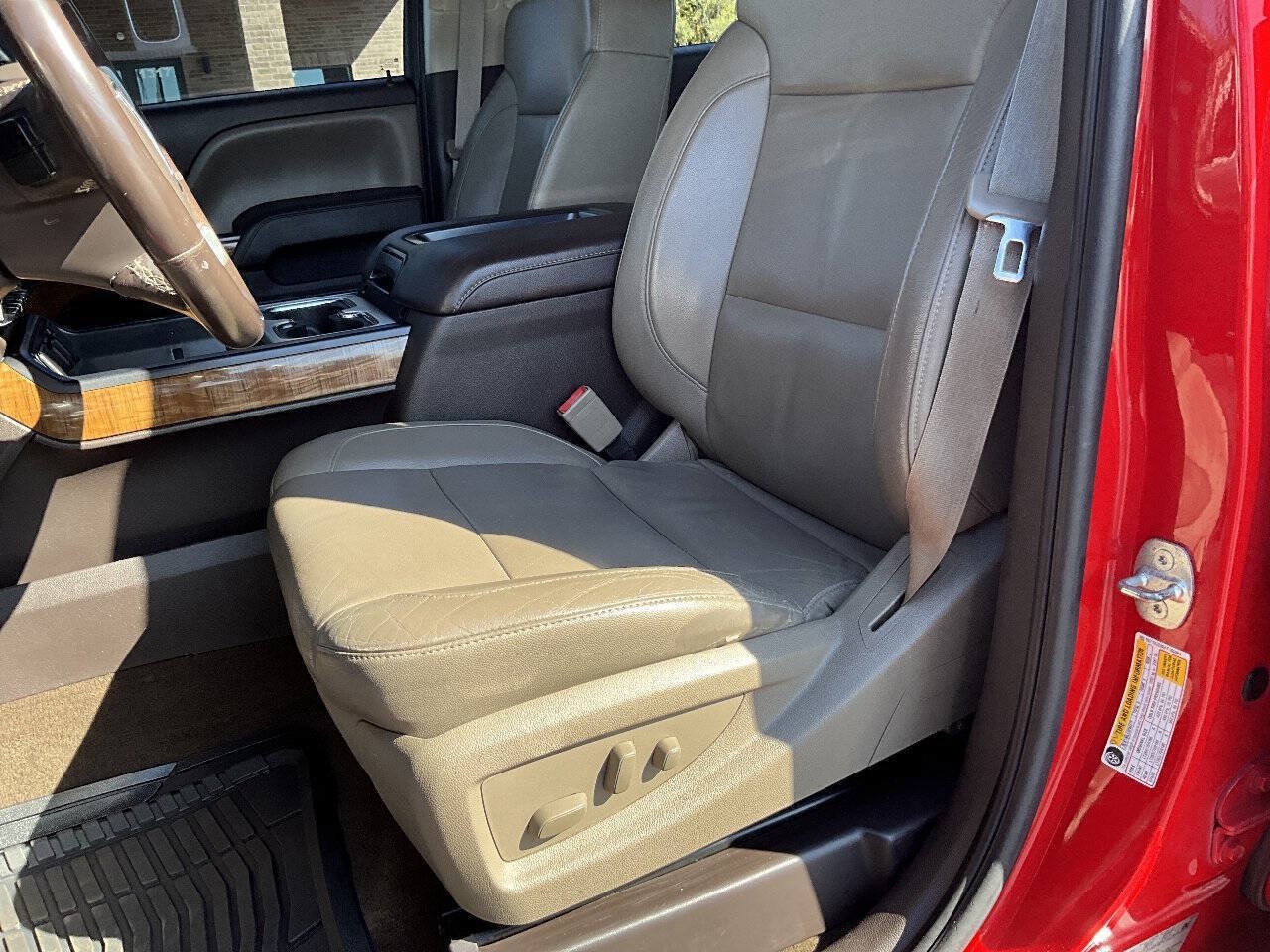 Used 2015 GMC Sierra 2500 SLT w/ Duramax Plus Package AWD/4WD image 9