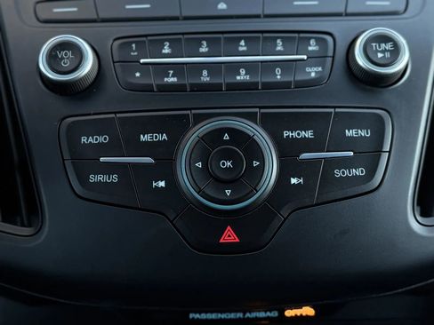 Used 2016 Ford Focus SE w/ SE Cold Weather Package image 30