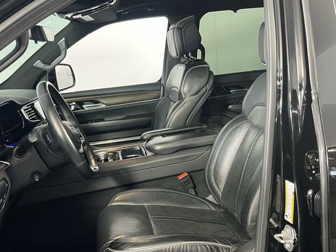 Certified 2022 Jeep Grand Wagoneer Series II w/ Convenience Group III image 20