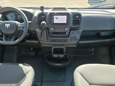 Used 2025 RAM ProMaster 2500 w/ Convenience Group FWD image 17