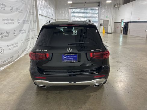 New 2026 Mercedes-Benz GLB 250 4MATIC image 5