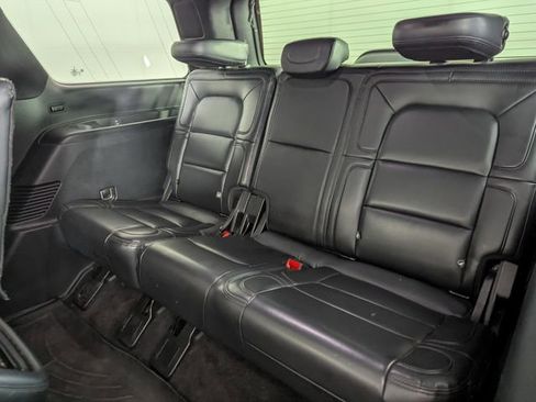 Used 2020 Lincoln Navigator Reserve AWD/4WD image 18