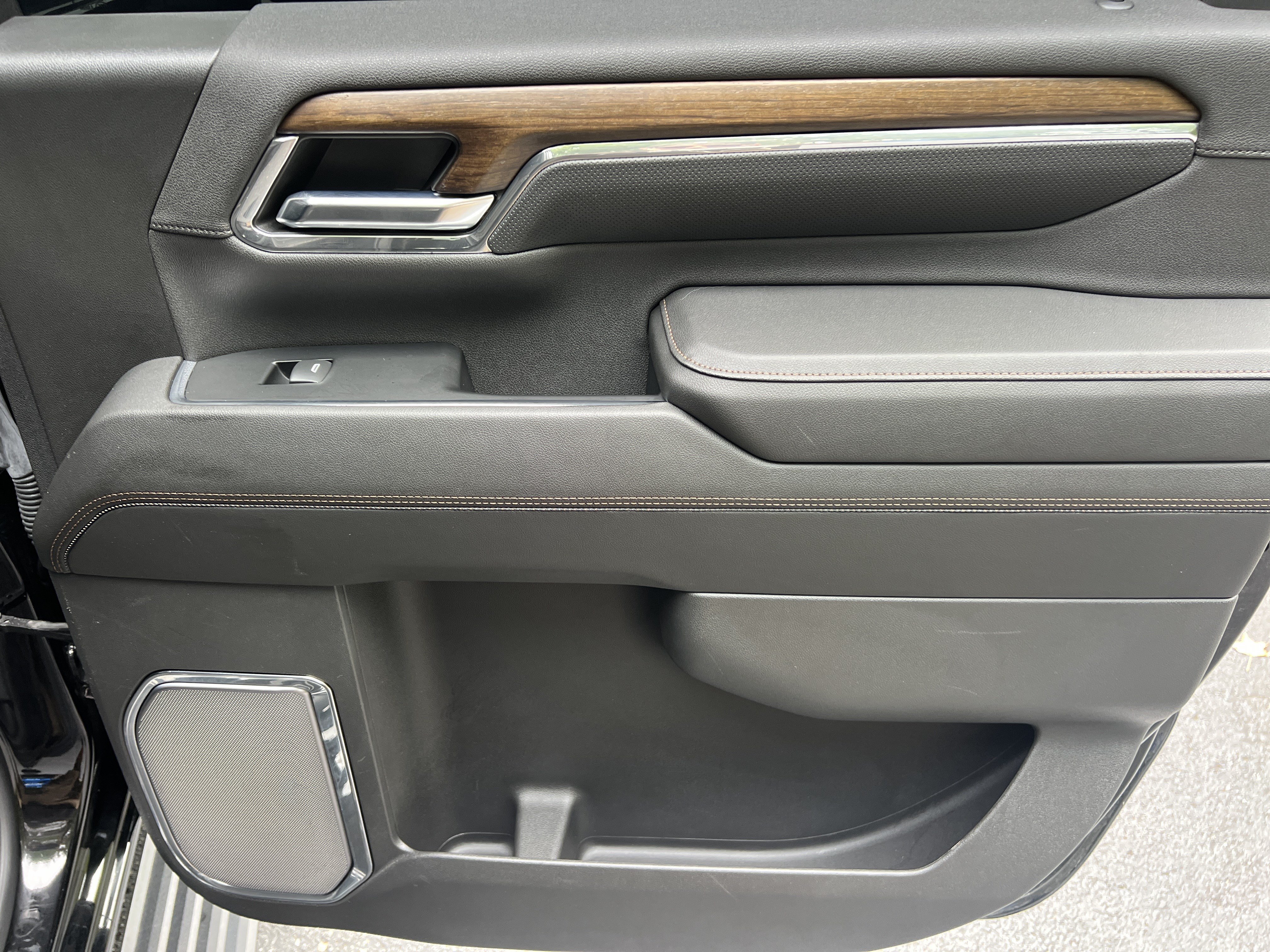 Certified 2024 Chevrolet Silverado 2500 High Country w/ High Country Premium Package AWD/4WD image 19