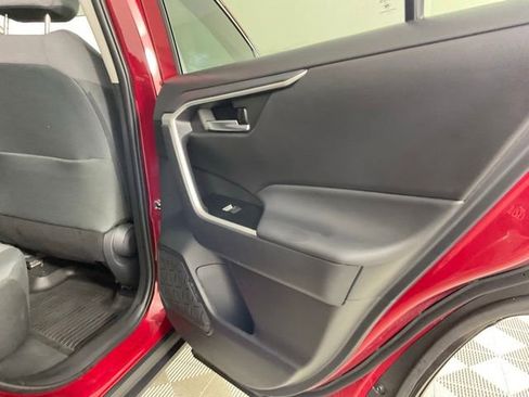 Used 2025 Toyota RAV4 XLE w/ Convenience Package FWD image 28