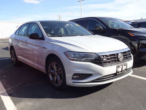Used 2019 Volkswagen Jetta R-Line FWD image 3