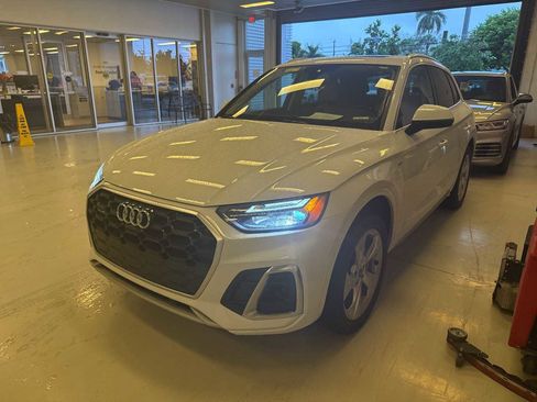 Used 2023 Audi Q5 2.0T Premium Plus w/ Premium Plus Package image 1