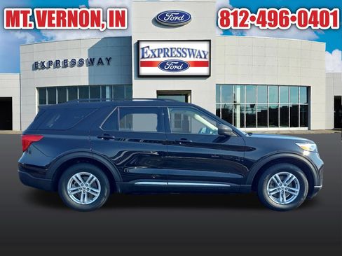 Used 2024 Ford Explorer XLT w/ Equipment Group 202A image 5