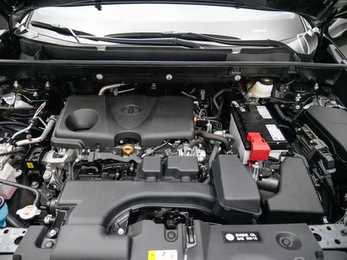 Used 2025 Toyota RAV4 XLE AWD/4WD image 14