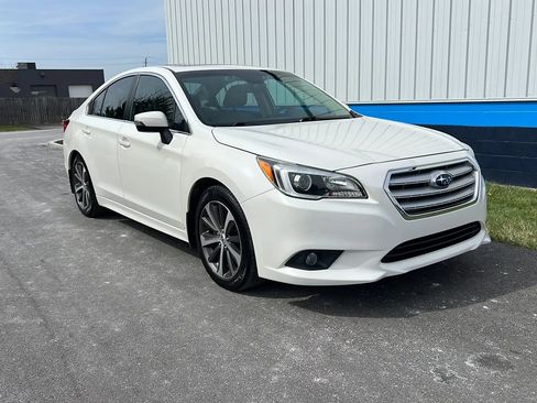 Used 2017 Subaru Legacy 2.5i Limited AWD/4WD image 3
