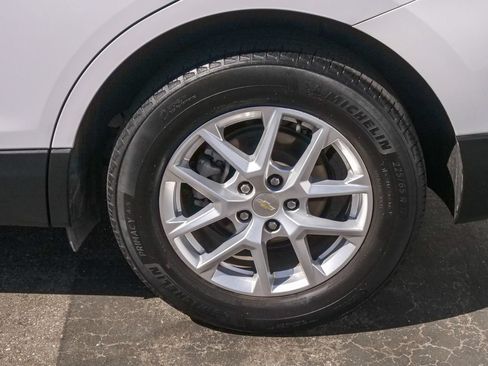 Used 2022 Chevrolet Equinox LT w/ LPO, Floor Liner Package FWD image 6