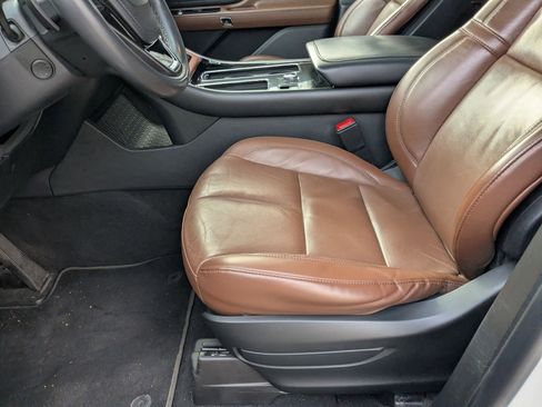 Used 2022 Lincoln Aviator Reserve image 9