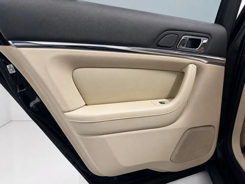 Used 2011 Lincoln MKS FWD image 21