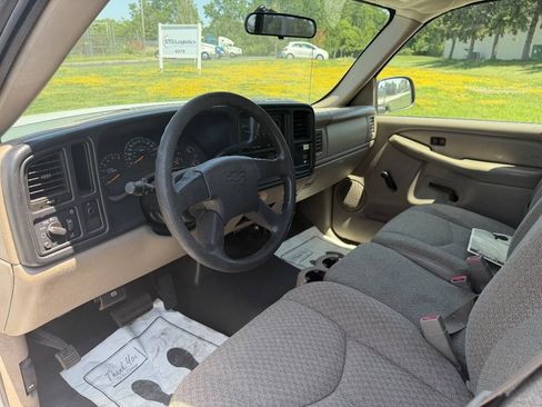 Used 2005 Chevrolet Silverado 2500 W/T RWD image 9