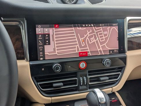 New 2026 Porsche Macan image 20