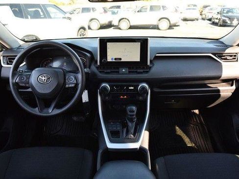 Used 2024 Toyota RAV4 LE image 8