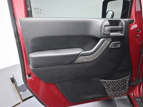 Used 2013 Jeep Wrangler Sport AWD/4WD image 15