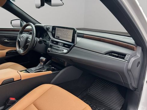 Used 2023 Lexus ES 250 w/ Premium Package AWD/4WD image 29