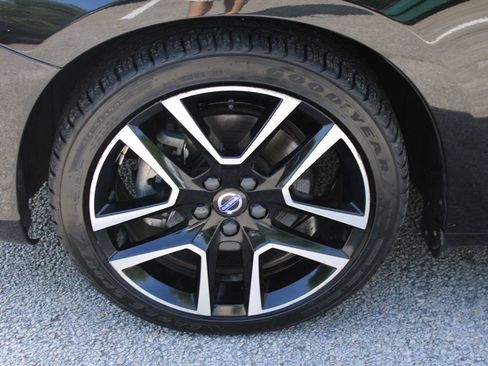 Used 2018 Volvo S60 T5 Dynamic w/ Vision Package FWD image 39