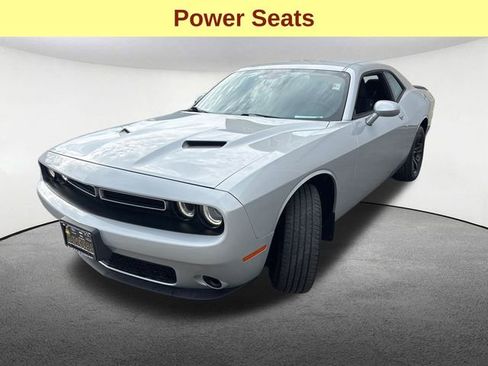 Used 2023 Dodge Challenger SXT RWD image 5