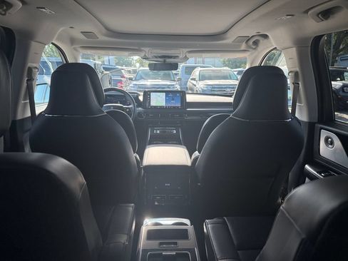 Used 2025 Lincoln Aviator Reserve w/ Equipment Group 201A AWD/4WD image 28