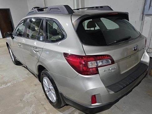 Used 2017 Subaru Outback 2.5i AWD/4WD image 5