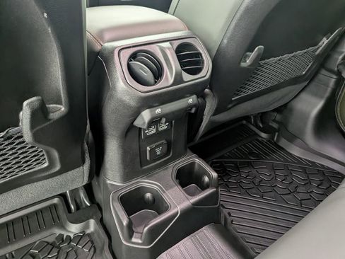 Used 2024 Jeep Gladiator Mojave image 38