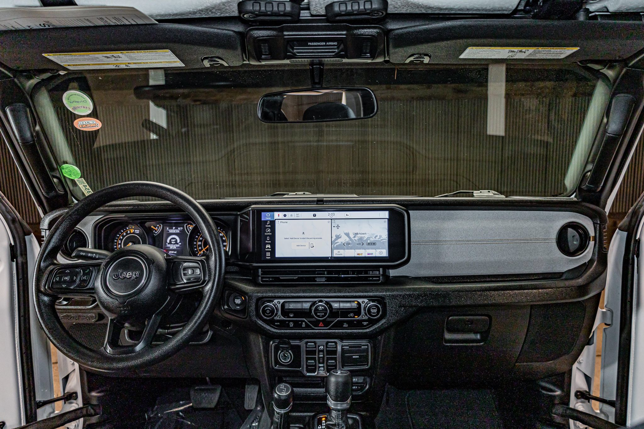 Used 2025 Jeep Gladiator Mojave AWD/4WD image 14