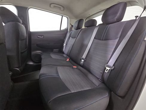 Used 2022 Nissan Leaf S image 19