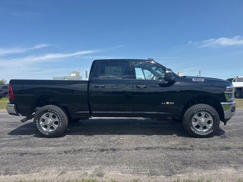 Used 2025 RAM 2500 Big Horn AWD/4WD image 1