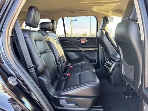 Used 2023 Lincoln Aviator 2WD image 19