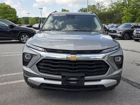 Used 2025 Chevrolet TrailBlazer LT AWD/4WD image 9