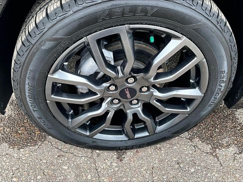 Used 2022 GMC Terrain Denali w/ Black Diamond Edition AWD/4WD image 9