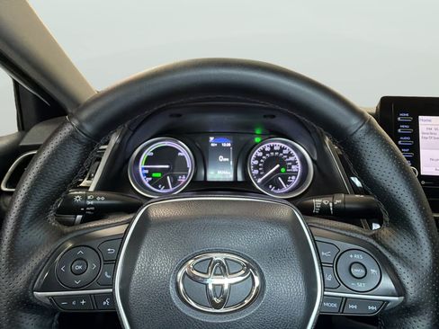 Used 2021 Toyota Camry LE FWD image 30
