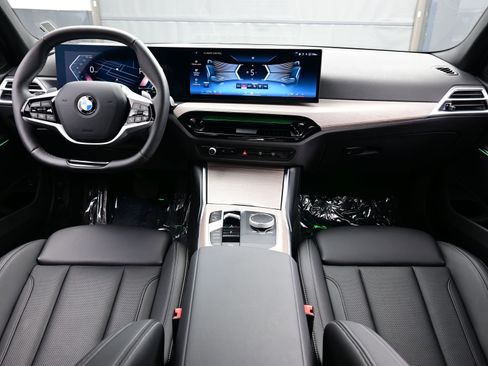 Used 2025 BMW 330i xDrive Sedan image 18