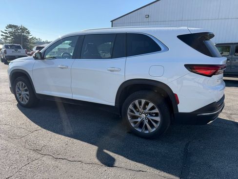 Used 2026 Buick Enclave Preferred AWD/4WD image 4
