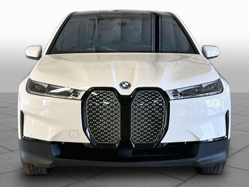 Used 2024 BMW iX xDrive50 w/ Premium Package AWD/4WD image 3