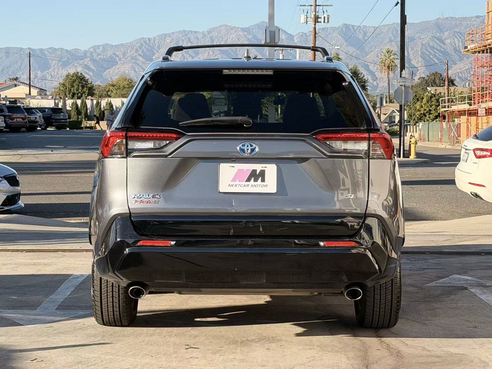 Used 2021 Toyota RAV4 SE w/ Weather & Moonroof Package AWD/4WD image 6