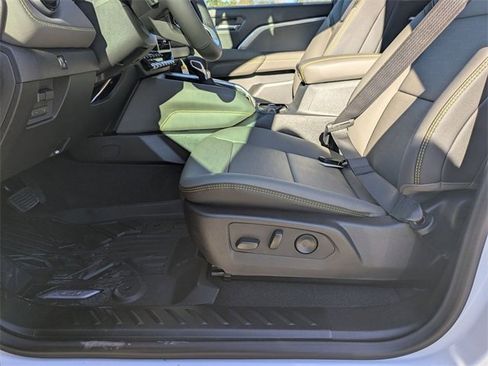 New 2026 Chevrolet Colorado ZR2 w/ Technology Package image 10