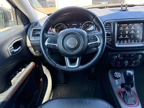 Used 2017 Jeep Compass Trailhawk w/ Leather Interior Group AWD/4WD image 17