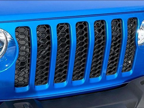 Used 2023 Jeep Gladiator Sport w/ Trailer Tow Package image 33