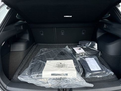 New 2026 Volkswagen Tiguan SEL R-Line AWD/4WD image 19