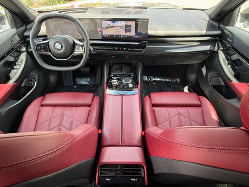 Certified 2024 BMW 530i w/ Premium Package RWD image 29