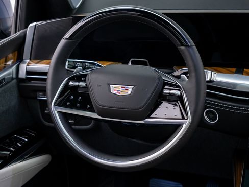 Certified 2026 Cadillac Escalade Platinum Sport AWD/4WD image 11