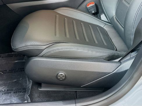 New 2025 Mercedes-Benz GLC 350e 4MATIC image 20