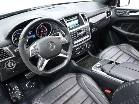 Used 2015 Mercedes-Benz ML 63 AMG 4MATIC w/ AMG Performance Package image 2